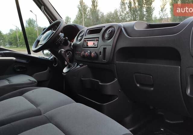 Белый Рено Мастер, объемом двигателя 2.3 л и пробегом 203 тыс. км за 15800 $, фото 10 на Automoto.ua
