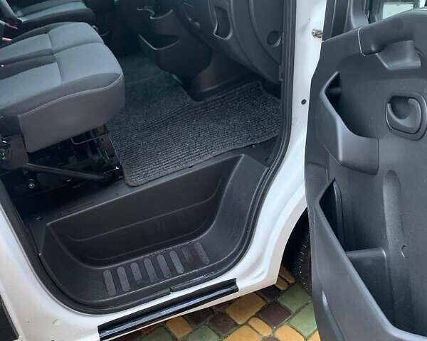 Білий Рено Мастєр, об'ємом двигуна 2.3 л та пробігом 340 тис. км за 19200 $, фото 10 на Automoto.ua