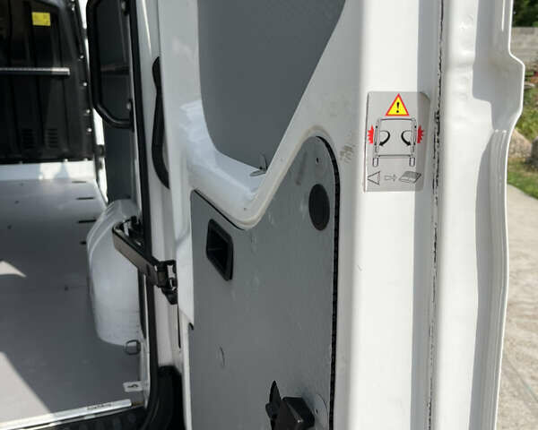 Рено Мастер 2019 в Кропивницком (Кировограде) на Automoto.ua Белый Рено Мастер, объемом двигателя 2.3 л и пробегом 355 тыс. км за 18299 $, фото 36 на Automoto.ua