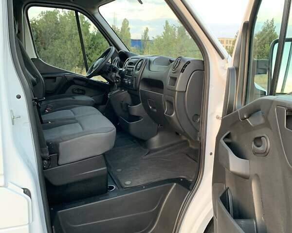 Білий Рено Мастєр, об'ємом двигуна 2.3 л та пробігом 190 тис. км за 17500 $, фото 16 на Automoto.ua