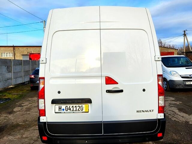 Белый Рено Мастер, объемом двигателя 2.3 л и пробегом 235 тыс. км за 15900 $, фото 3 на Automoto.ua