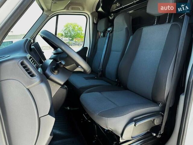 Белый Рено Мастер, объемом двигателя 2.3 л и пробегом 242 тыс. км за 18500 $, фото 9 на Automoto.ua