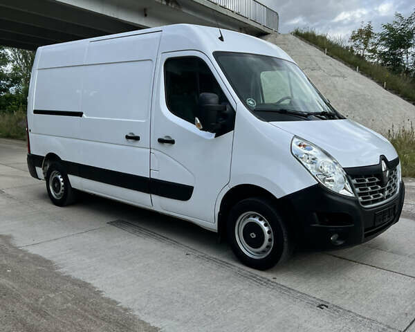 Белый Рено Мастер, объемом двигателя 2.3 л и пробегом 256 тыс. км за 17500 $, фото 2 на Automoto.ua