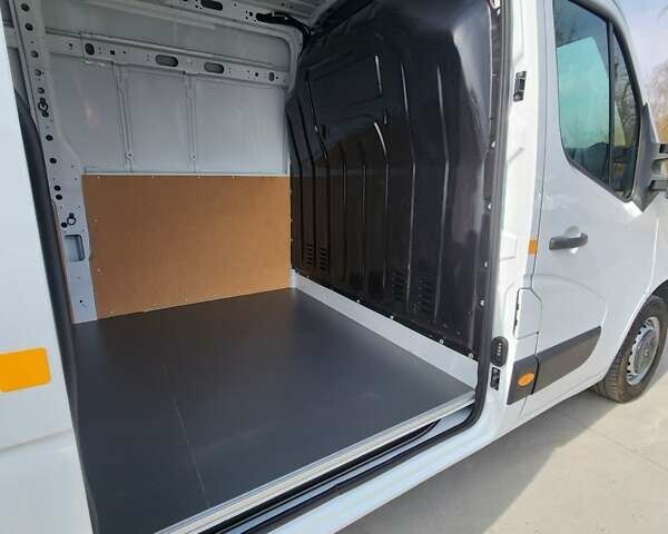 Белый Рено Мастер, объемом двигателя 2.3 л и пробегом 187 тыс. км за 17200 $, фото 10 на Automoto.ua
