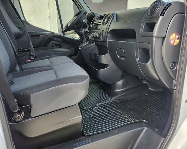 Белый Рено Мастер, объемом двигателя 2.3 л и пробегом 187 тыс. км за 17200 $, фото 17 на Automoto.ua