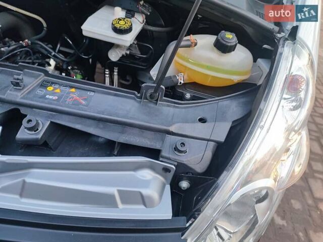Белый Рено Мастер, объемом двигателя 2.3 л и пробегом 315 тыс. км за 17600 $, фото 88 на Automoto.ua