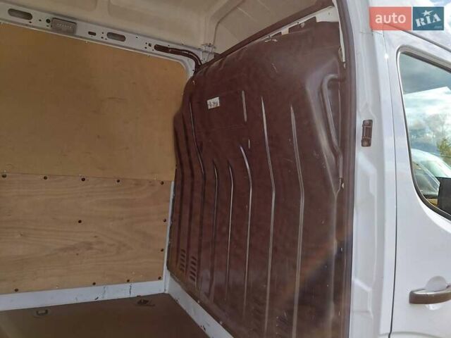 Белый Рено Мастер, объемом двигателя 2.3 л и пробегом 179 тыс. км за 19600 $, фото 18 на Automoto.ua