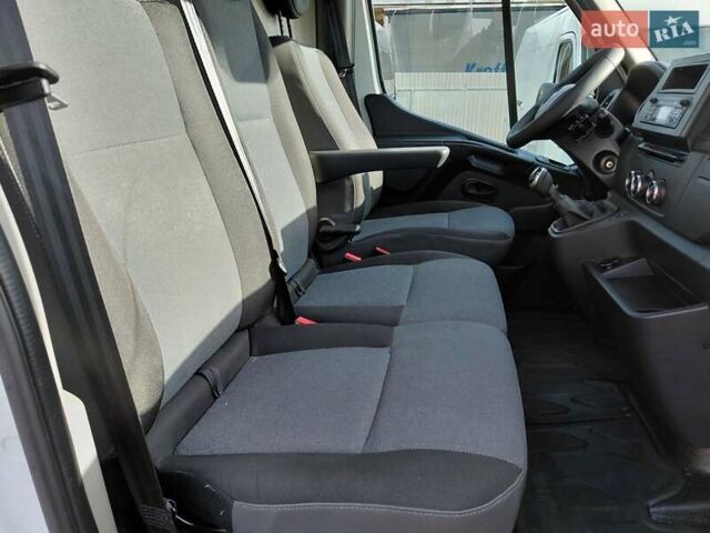 Белый Рено Мастер, объемом двигателя 2.3 л и пробегом 179 тыс. км за 19600 $, фото 42 на Automoto.ua