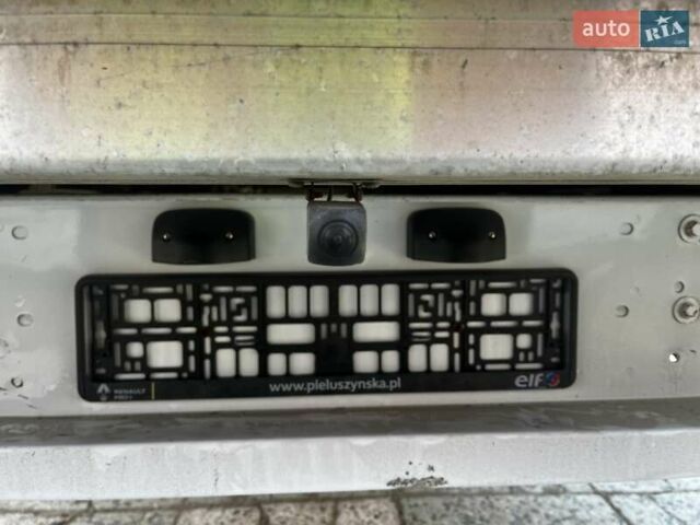 Белый Рено Мастер, объемом двигателя 2.3 л и пробегом 380 тыс. км за 16800 $, фото 1 на Automoto.ua