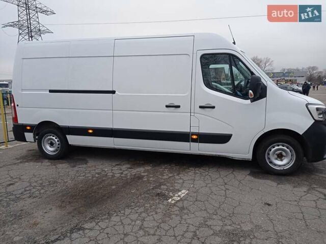 Белый Рено Мастер, объемом двигателя 2.3 л и пробегом 136 тыс. км за 24500 $, фото 2 на Automoto.ua