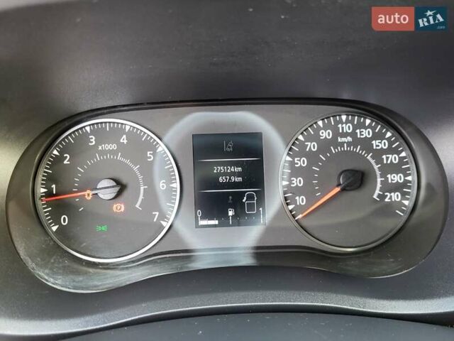Белый Рено Мастер, объемом двигателя 2.3 л и пробегом 275 тыс. км за 21900 $, фото 85 на Automoto.ua