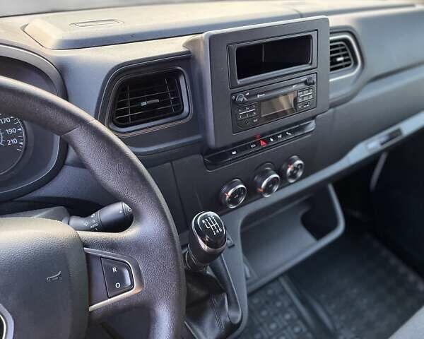 Белый Рено Мастер, объемом двигателя 2.3 л и пробегом 180 тыс. км за 18900 $, фото 36 на Automoto.ua