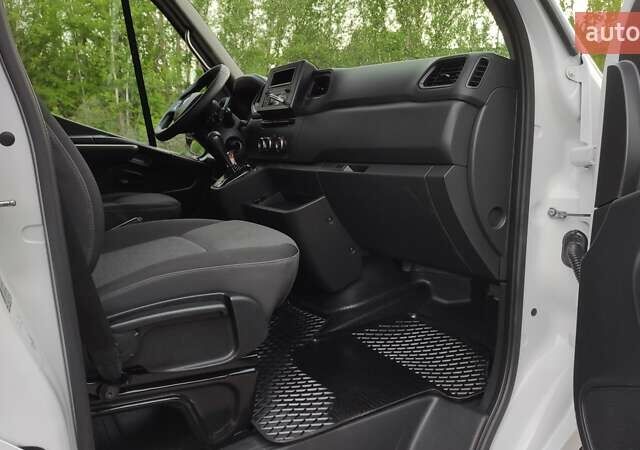 Белый Рено Мастер, объемом двигателя 2.3 л и пробегом 237 тыс. км за 17700 $, фото 35 на Automoto.ua