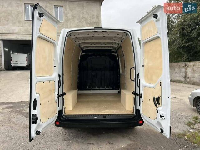 Белый Рено Мастер, объемом двигателя 2.3 л и пробегом 187 тыс. км за 19500 $, фото 5 на Automoto.ua