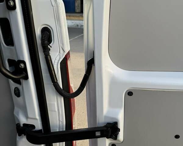 Белый Рено Мастер, объемом двигателя 2.3 л и пробегом 182 тыс. км за 21900 $, фото 19 на Automoto.ua
