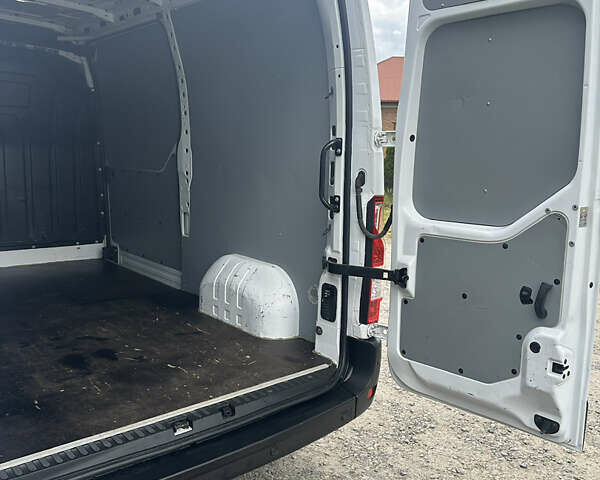 Белый Рено Мастер, объемом двигателя 2.3 л и пробегом 122 тыс. км за 21500 $, фото 26 на Automoto.ua