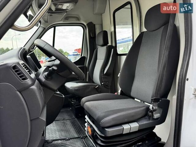 Белый Рено Мастер, объемом двигателя 2.3 л и пробегом 260 тыс. км за 17700 $, фото 20 на Automoto.ua