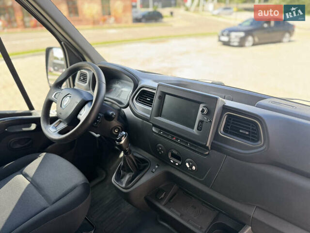Белый Рено Мастер, объемом двигателя 2.3 л и пробегом 280 тыс. км за 16500 $, фото 11 на Automoto.ua