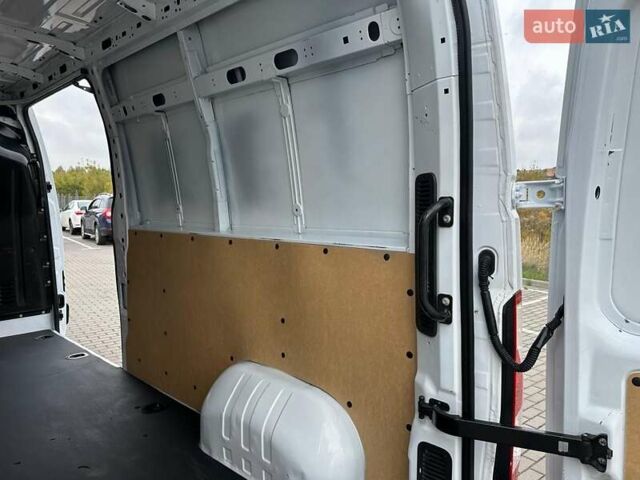 Белый Рено Мастер, объемом двигателя 2.3 л и пробегом 189 тыс. км за 19700 $, фото 27 на Automoto.ua