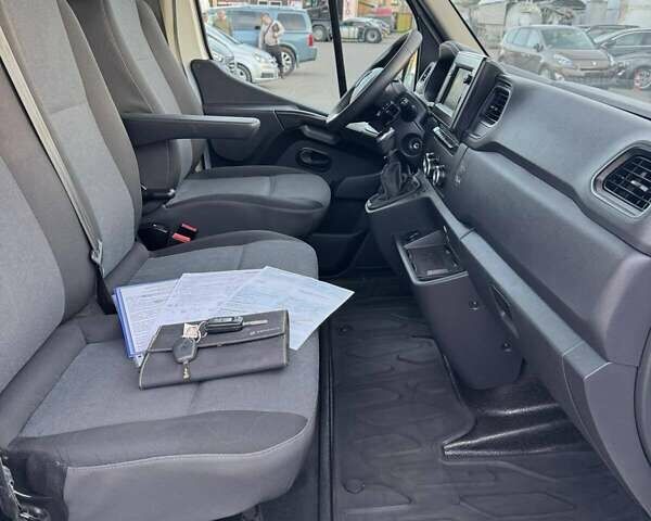 Белый Рено Мастер, объемом двигателя 2.3 л и пробегом 182 тыс. км за 21900 $, фото 41 на Automoto.ua