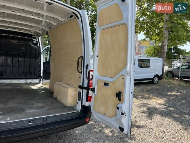 Белый Рено Мастер, объемом двигателя 2.3 л и пробегом 168 тыс. км за 20999 $, фото 31 на Automoto.ua