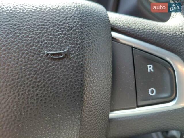 Белый Рено Мастер, объемом двигателя 2.3 л и пробегом 179 тыс. км за 19600 $, фото 59 на Automoto.ua