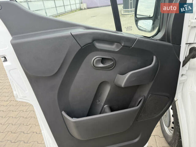 Білий Рено Мастєр, об'ємом двигуна 2.3 л та пробігом 270 тис. км за 16950 $, фото 11 на Automoto.ua