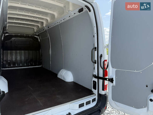 Білий Рено Мастєр, об'ємом двигуна 2.3 л та пробігом 110 тис. км за 23999 $, фото 8 на Automoto.ua