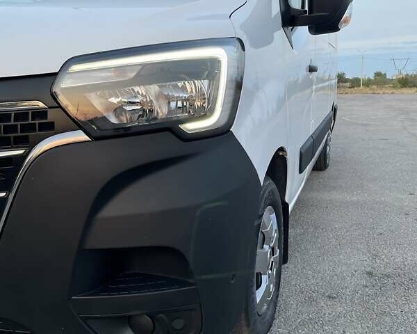 Белый Рено Мастер, объемом двигателя 2.3 л и пробегом 180 тыс. км за 18700 $, фото 13 на Automoto.ua