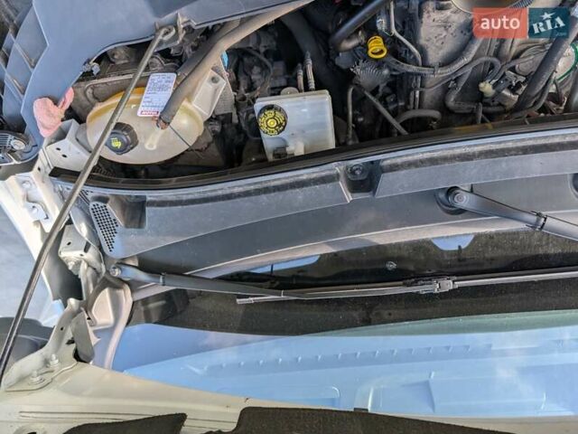 Белый Рено Мастер, объемом двигателя 2.3 л и пробегом 195 тыс. км за 23200 $, фото 19 на Automoto.ua