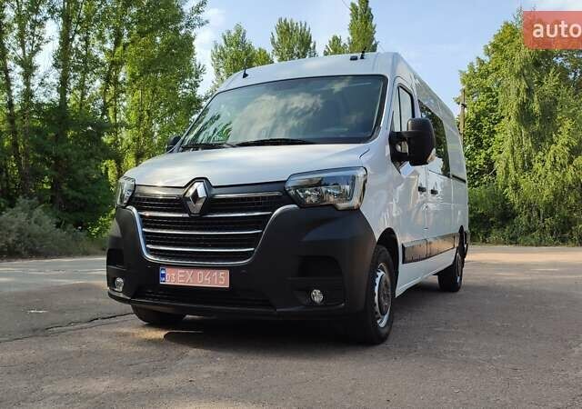Белый Рено Мастер, объемом двигателя 2.3 л и пробегом 238 тыс. км за 17350 $, фото 1 на Automoto.ua