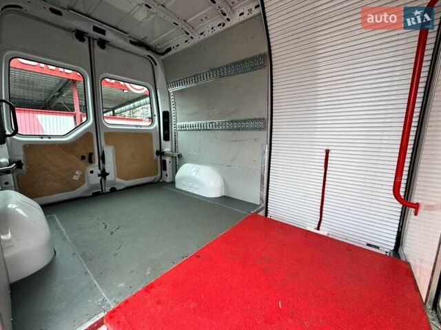 Белый Рено Мастер, объемом двигателя 2.3 л и пробегом 229 тыс. км за 16949 $, фото 19 на Automoto.ua