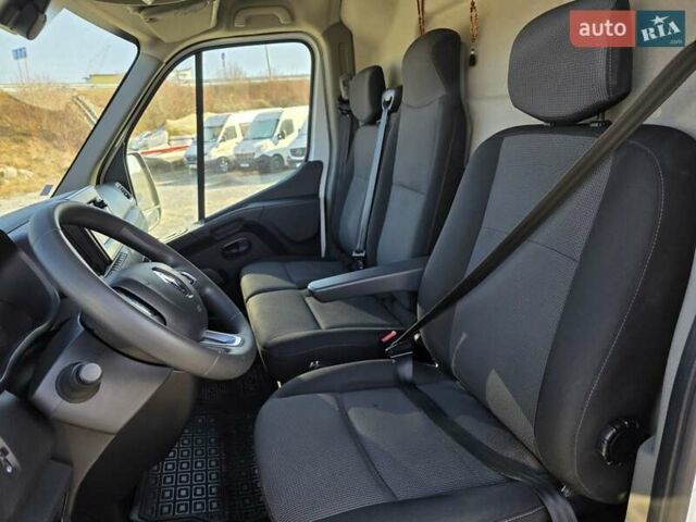 Білий Рено Мастєр, об'ємом двигуна 2.3 л та пробігом 221 тис. км за 18999 $, фото 23 на Automoto.ua