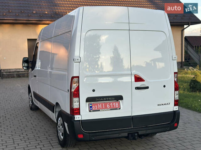 Белый Рено Мастер, объемом двигателя 2.3 л и пробегом 147 тыс. км за 19650 $, фото 3 на Automoto.ua