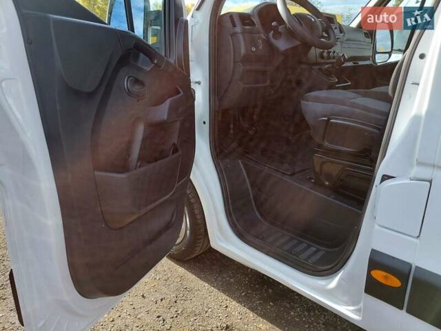 Белый Рено Мастер, объемом двигателя 2.3 л и пробегом 179 тыс. км за 19600 $, фото 53 на Automoto.ua