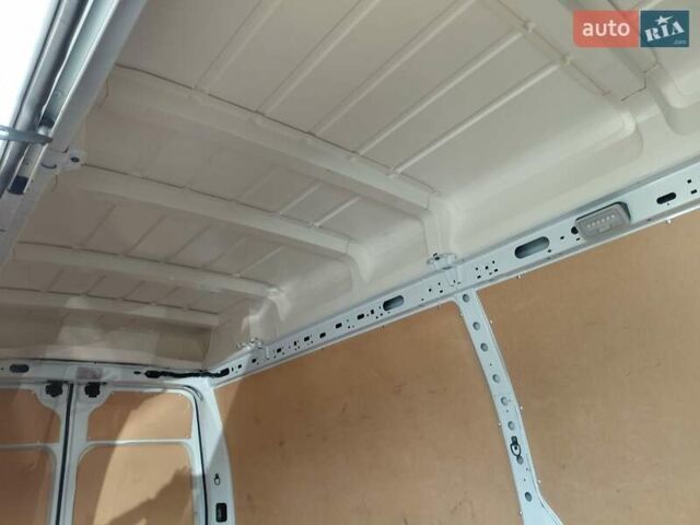 Белый Рено Мастер, объемом двигателя 2.3 л и пробегом 179 тыс. км за 19600 $, фото 15 на Automoto.ua