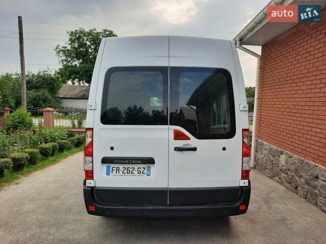 Белый Рено Мастер, объемом двигателя 2.3 л и пробегом 257 тыс. км за 18200 $, фото 1 на Automoto.ua