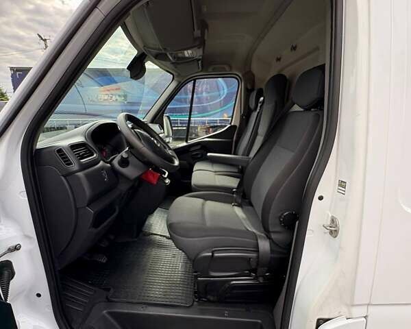 Белый Рено Мастер, объемом двигателя 2.3 л и пробегом 125 тыс. км за 19500 $, фото 19 на Automoto.ua