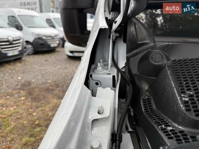 Белый Рено Мастер, объемом двигателя 0 л и пробегом 165 тыс. км за 19999 $, фото 60 на Automoto.ua