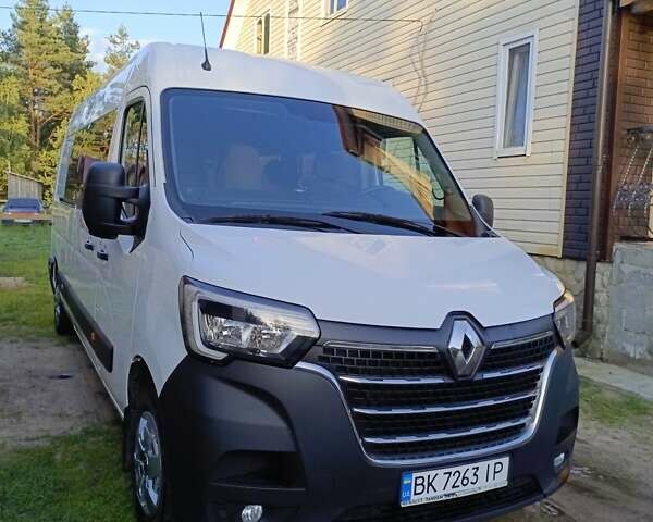 Белый Рено Мастер, объемом двигателя 2.3 л и пробегом 200 тыс. км за 21500 $, фото 1 на Automoto.ua