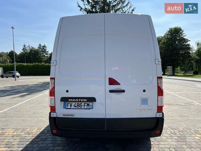 Белый Рено Мастер, объемом двигателя 2.3 л и пробегом 200 тыс. км за 18999 $, фото 5 на Automoto.ua