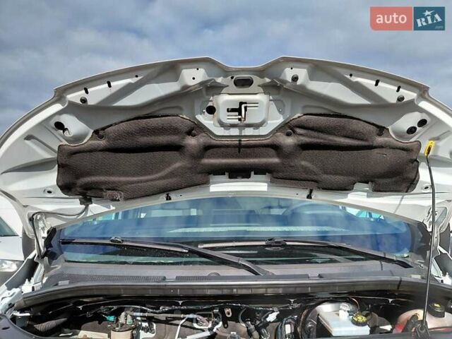 Белый Рено Мастер, объемом двигателя 2.3 л и пробегом 179 тыс. км за 19600 $, фото 12 на Automoto.ua