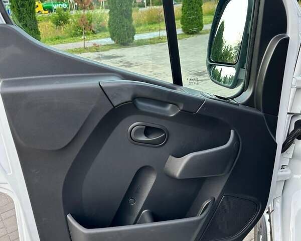 Білий Рено Мастєр, об'ємом двигуна 2.3 л та пробігом 187 тис. км за 18500 $, фото 24 на Automoto.ua