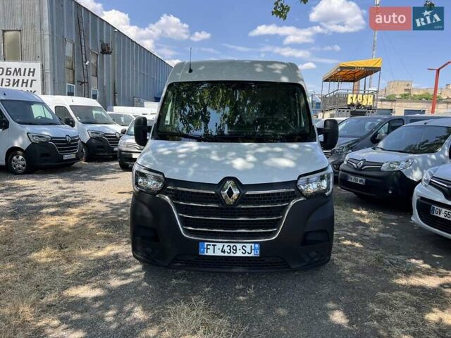 Белый Рено Мастер, объемом двигателя 2.3 л и пробегом 168 тыс. км за 20999 $, фото 2 на Automoto.ua