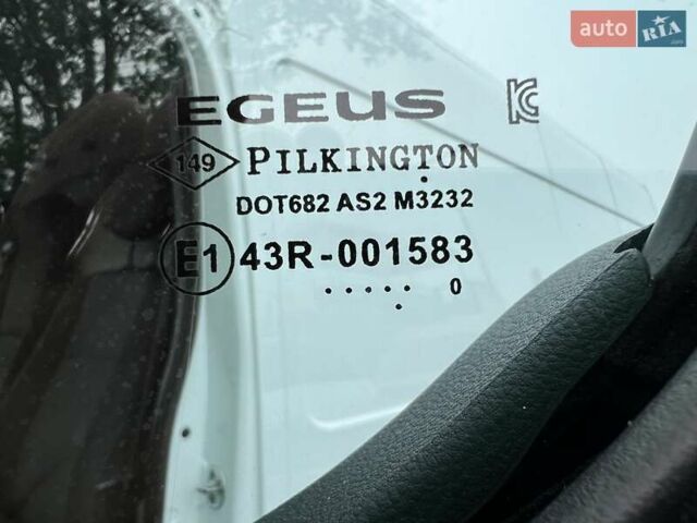 Белый Рено Мастер, объемом двигателя 2.3 л и пробегом 239 тыс. км за 20999 $, фото 20 на Automoto.ua