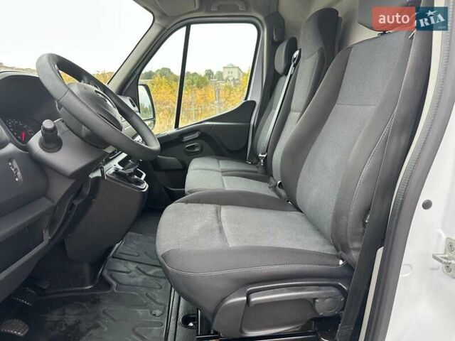 Белый Рено Мастер, объемом двигателя 2.3 л и пробегом 189 тыс. км за 19700 $, фото 15 на Automoto.ua