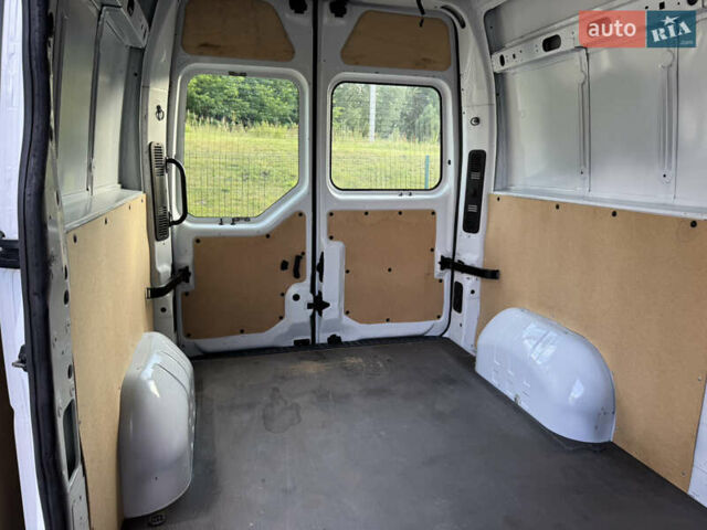 Белый Рено Мастер, объемом двигателя 2.3 л и пробегом 280 тыс. км за 18300 $, фото 47 на Automoto.ua