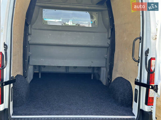 Белый Рено Мастер, объемом двигателя 2.3 л и пробегом 287 тыс. км за 17200 $, фото 20 на Automoto.ua