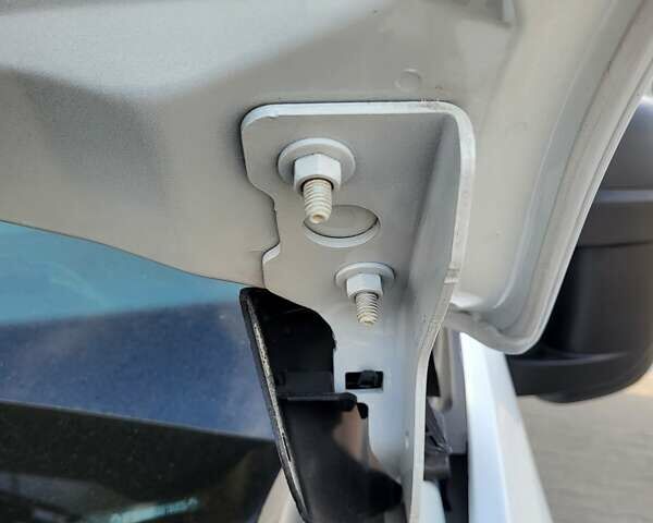 Белый Рено Мастер, объемом двигателя 2.3 л и пробегом 275 тыс. км за 21900 $, фото 44 на Automoto.ua