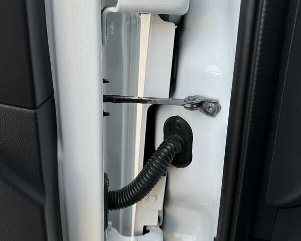 Белый Рено Мастер, объемом двигателя 2.3 л и пробегом 182 тыс. км за 21900 $, фото 30 на Automoto.ua